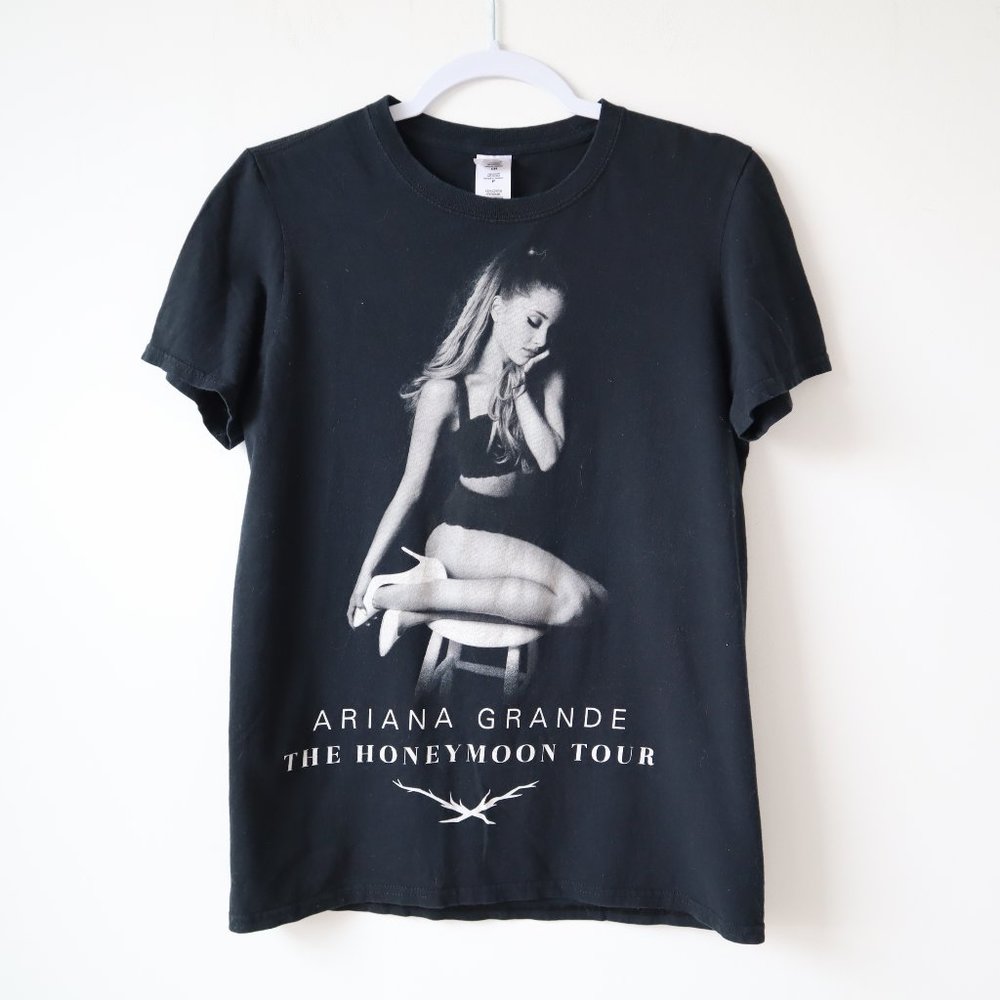 Ariana Grande Honeymoon Tour Black T Shirt, Size Small